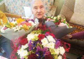 «Не буду я стареть, я буду молодеть!» - 100-летний юбилей отметила жительница Нижнекамска - НТР 24