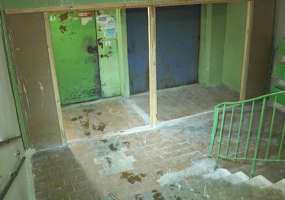 Капремонт в подъезде дома на ул.Сююмбике в Нижнекамске возобновился только после жалоб жильцов - НТР 24