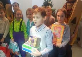 Воспитанники клуба «Алые паруса» подготовили для акции «Стань Дедом Морозом!» подарки для детей - НТР 24