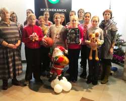 Ребята из отделения баскетбола ДЮСШ-1 приняли участие в благотворительной акции "Стань Дедом Морозом!".