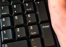 В Нижнекамске пенсионерка решила помочь другу из соцсети и лишилась денег - НТР 24