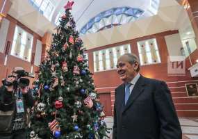 Минниханов, Мухаметшин и Шаймиев положат под «Елку желаний» подарки для детей из приюта «Дуслык» - НТР 24