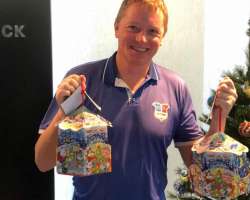 Спортклуб "Нефтехимик" принес для акции "Стань Дедом Морозом!" сладкие подарки для детишек.