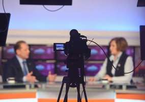 Нижнекамский мэр пообещал подарить мобильный телефон девочке, у которой мама уже год лежит больнице - НТР 24