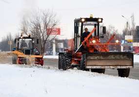 В Нижнекамске 27 спецмашин чистят дороги после ночного снегопада - НТР 24