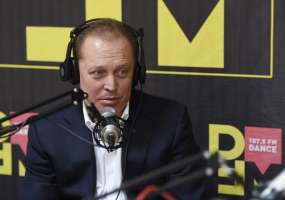 «Я был зайчиком» - мэр Нижнекамска во время прямого радиоэфира вспомнил детство - НТР 24