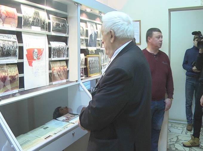 В Нижнекамске открылась выставка памяти Владимира Камелина