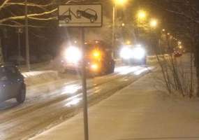 В Нижнекамске после жалоб водителей начали борьбу с ледовым наростом на дорогах - НТР 24