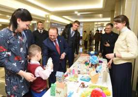 Нижнекамцы на рождественских ярмарках собрали 16 тыс рублей и сохранили семью - НТР 24