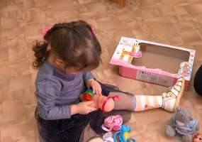 Стала известна судьба оставленной возле магазина в Нижнекамске трёхлетней девочки