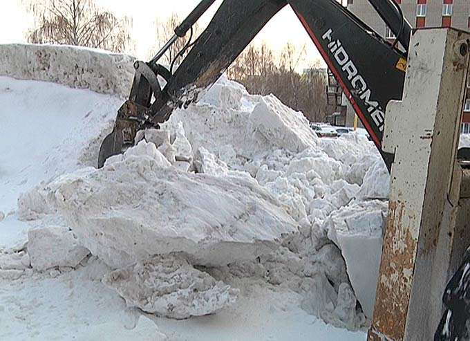 В Нижнекамске демонтировали опасную снежную горку