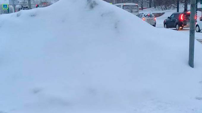 Нижнекамская прокуратура потребовала, чтобы исполком очистил парковки от снега и наледи