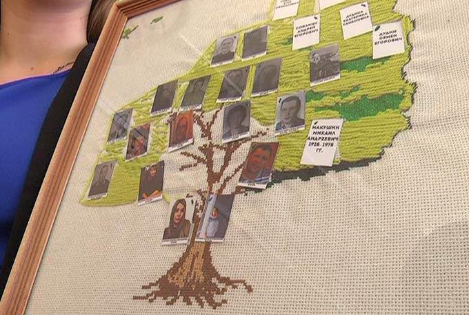 Девушка из Нижнекамска сделала вышивку генеалогического древа своих предков