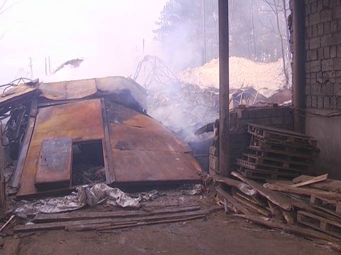 Экспертиза определила причину пожара на овощном складе в деревне Смыловка