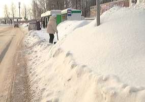 Нижнекамские коммунальщики  вновь не справляются с уборкой снега