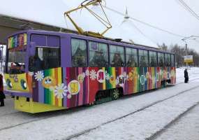 Фоторепортаж: в Нижнекамске курсирует «трамвай влюбленных»