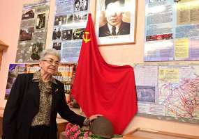 В Нижнекамске почтили память поэта-патриота Фатыха Карима - НТР 24