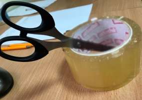 Выяснилась причина, по которой у найденного около автомагистрали мальчика был пакет на голове, перемотанный скотчем - НТР 24