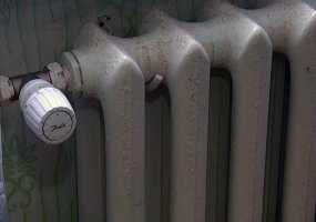 Мать троих детей должна миллионы за некачественные батареи - НТР 24