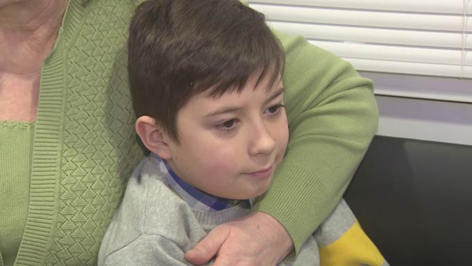 Русфонд: 11-летнему Максиму требуются дорогие слуховые аппараты