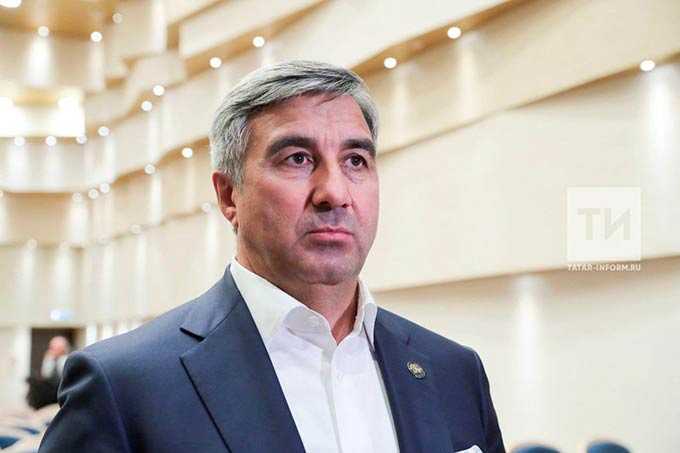 Вице-премьер Татарстана предложил обязать парки республики ставить композиции на обоих языках