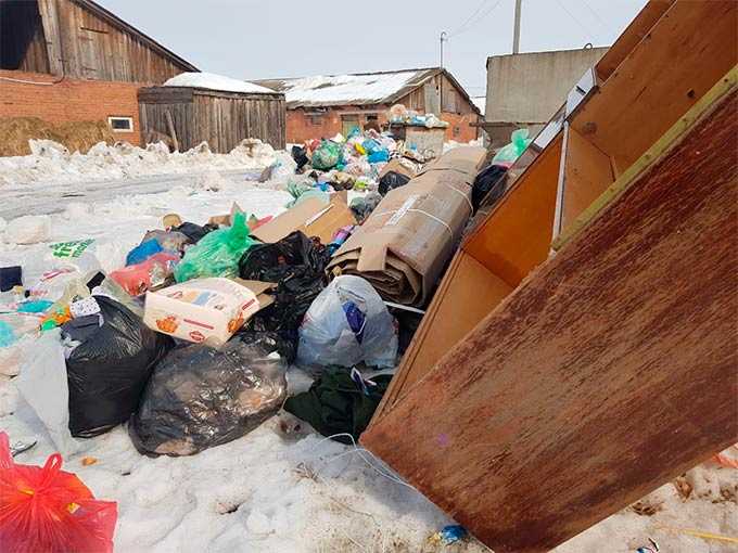 Жители двух сел Нижнекамского района платят за то, чтобы тонуть в собственном мусоре