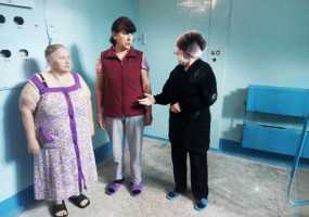 Жильцы одного из домов Нижнекамска пожаловались на рабочих, оставивших грязь после ремонта - НТР 24