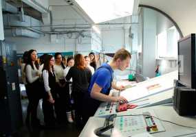 Учащимся Казани в ПИК «Идел-Пресс» и Таткнигоиздате рассказали о работниках печатного дела - НТР 24