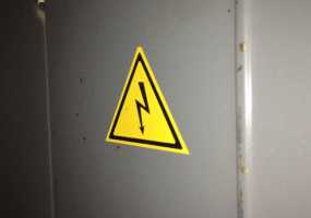 Жильцы одного из домов Нижнекамска сообщили о громком хлопке в подъезде - НТР 24