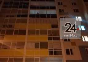 В Нижнекамске шестилетний ребенок едва не выпал из окна - НТР 24