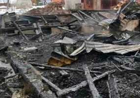 В Нижнекамском районе неизвестные подожгли дом с находящейся внутри хозяйкой - НТР 24