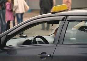 В Нижнекамске таксиста наказали за найденный телефон - НТР 24