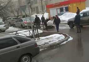 Полицейский, пострадавший от нападения неизвестного, госпитализирован - НТР 24