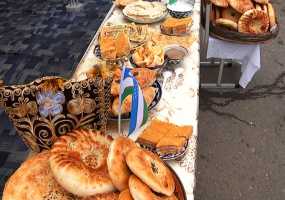 Нижнекамцы угостились национальными блюдами на празднике весны Навруз