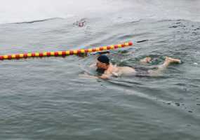 Заплыв 61-летнего моржа в Сокольском пруду Мамадышского района попал в Книгу рекордов Гиннесса - НТР 24