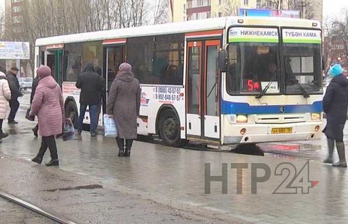 Юрий Иванов рассказал, какие автобусные маршруты в Нижнекамске коснется летнее сокращение