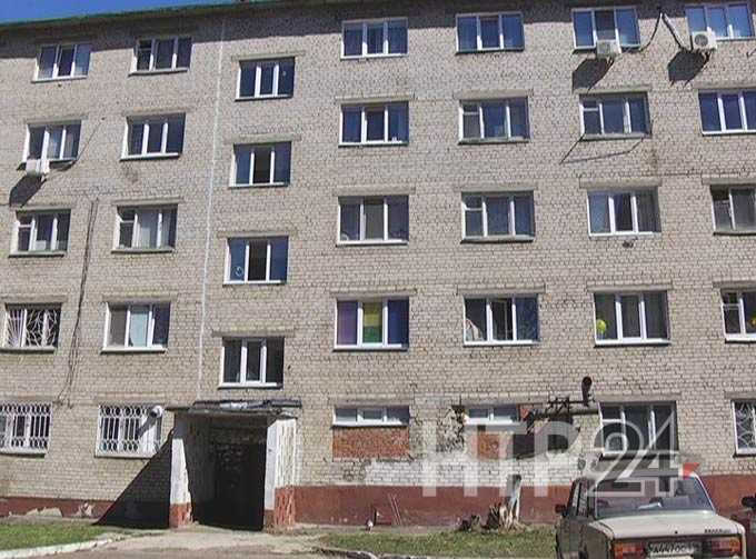Упавшего из окна общежития в Нижнекамске мальчика осмотрел нейрохирург из Казани