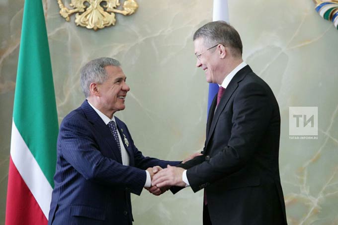 Минниханову вручили орден за укрепление сотрудничества между Татарстаном и Башкортостаном