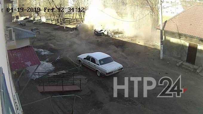 Появилось видео момента взрыва автомобиля в Нижнекамске