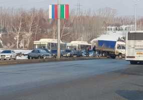 На трассе около Нижнекамска произошло массовое ДТП - НТР 24