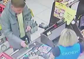Нижнекамец ограбил магазин «Глобус Маркет» - НТР 24