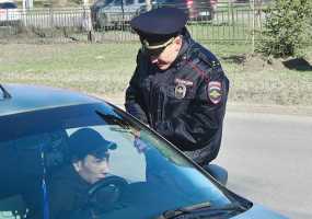 ГИБДД Нижнекамска проводит усиленные рейды по выявлению водителей, разговаривающих по телефону