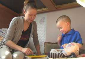 Мать выпавшего из окна общежития ребенка в Нижнекамске рассказала, что помешало ей уберечь ребенка - НТР 24