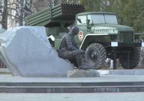 #ЧистоТУТ: руководители ЖКХ Нижнекамска навели порядок около памятника воинам-интернационалистам