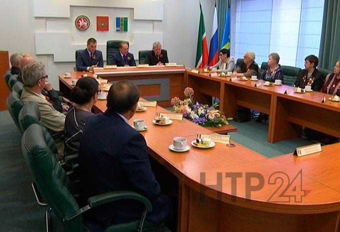 Мэр Нижнекамска провел «круглый стол» с ветеранами Великой Отечественной войны