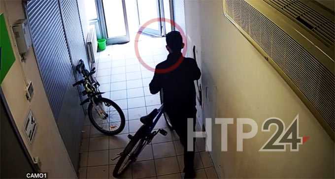 Посетитель торгового центра в Нижнекамске угнал велосипед