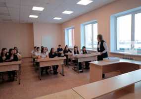 Кандидат в депутаты Альбина Насырова: Учителя и воспитатели нуждаются в защите - НТР 24