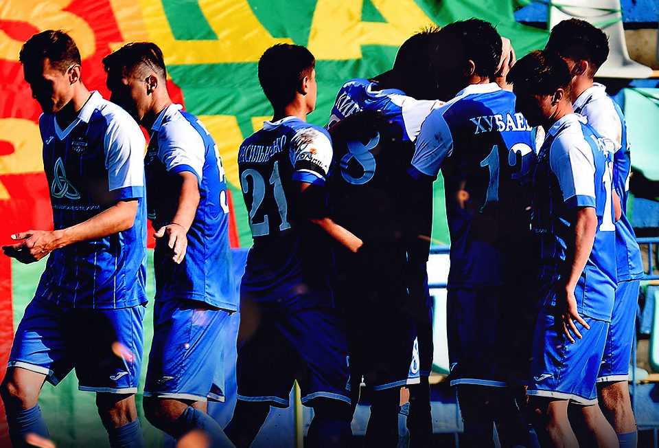 Футболисты «Нефтехимика» из Нижнекамска завершили сезон убедительной победой