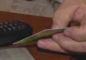 Мошенники обманули 79-летнюю бабушку из Нижнекамска, припугнув штрафом - НТР 24