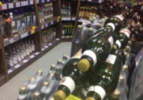 В России решили затруднить покупку сигарет и спиртного - НТР 24